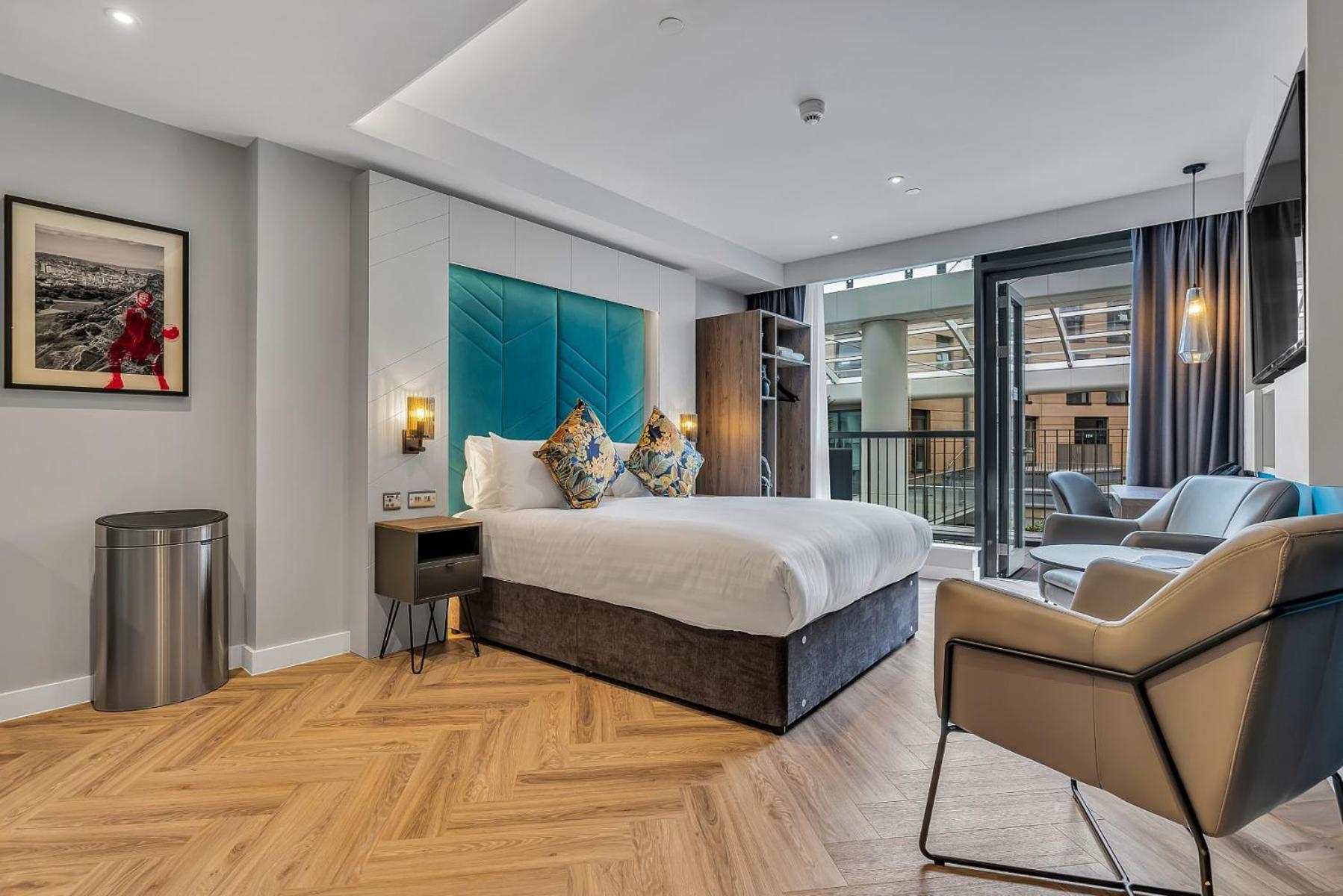 Roomzzz 爱丁堡 外观 照片